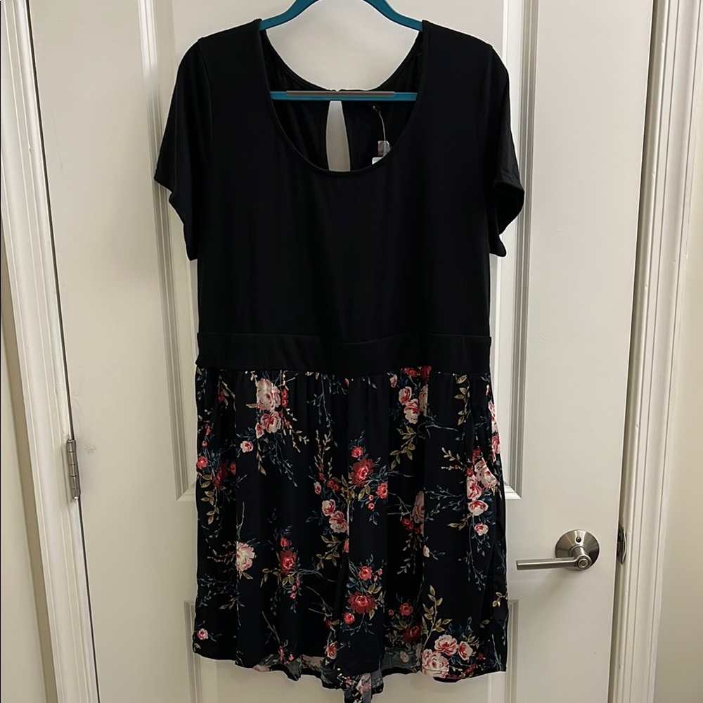 Torrid NWT Black Floral Knit to Woven Romper (Size 2)